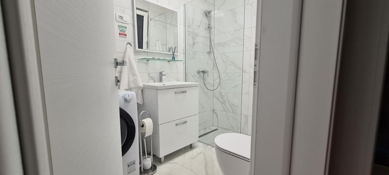 Apartman Marcelina 1 With Private Pool Trogir Exterior foto