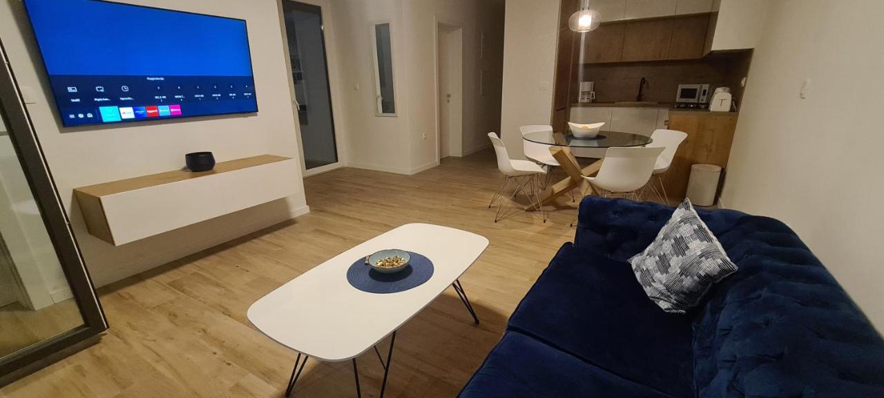 Apartman Marcelina 1 With Private Pool Trogir Exterior foto